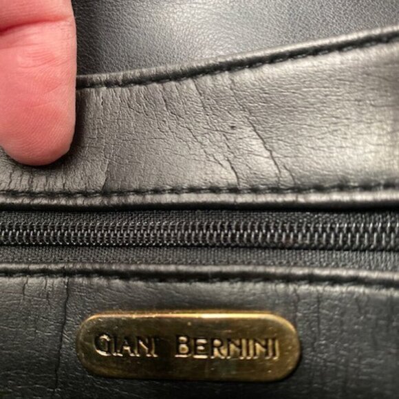 VINTAGE Giani Bernini Black Patent Faux Leather Crossbody Handbag Purse - Picture 14 of 16